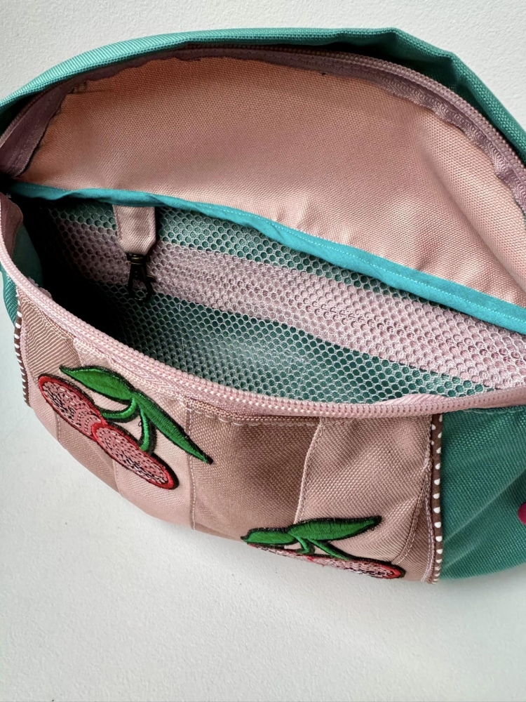 Bild 1 von Klimperklein eBook Fancy Hipbag - geräumige Colorblock-Bauchtasche mit raffiniertem Innenleben