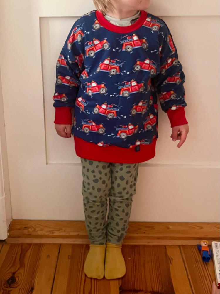 Bild 1 von Klimperklein eBook Sportlicher Sweater 104 bis 170 Schnittmuster mit 3 Teilungen Beamerdatei Ebenen