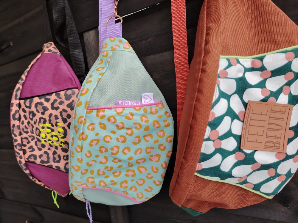 Bild 1 von Klimperklein eBook Fancy Hipbag - geräumige Colorblock-Bauchtasche mit raffiniertem Innenleben